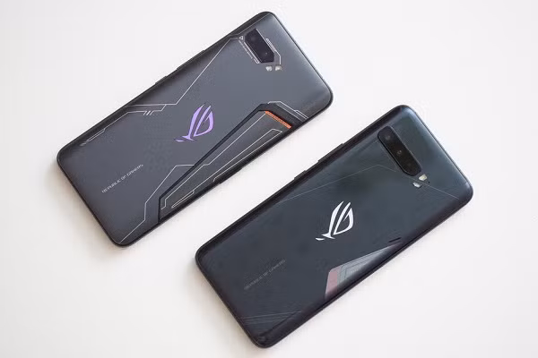 AudioWizard có các cài đặt trước cho mọi tai nghe ROG - những tai nghe có giắc cắm 3,5 mm, cả tai nghe USB và tai nghe không dây. Điện thoại không có giắc cắm tai nghe 3,5mm nhưng hầu hết phụ kiện kèm theo (bao gồm cả bộ làm mát AeroActive) đều có thêm một giắc cắm.