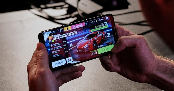 Hiện tại, siêu smartphone mạnh nhất thế giới ASUS ROG Phone 3 có giá khởi điểm 49.999 Rupee (tương đương 15,52 triệu đồng).