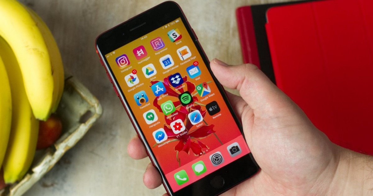 Sẽ là một tin vui với fan của iPhone trên khắp thế giới khi nhiều nguồn tin khẳng định Apple sẽ tiếp tục giới thiệu bản Plus của mẫu iPhone tầm trung này trong thời gian tới. Bằng chứng là một vài hình ảnh rò rỉ về mặt trước của iPhone SE Plus được tiết lộ mới đây.