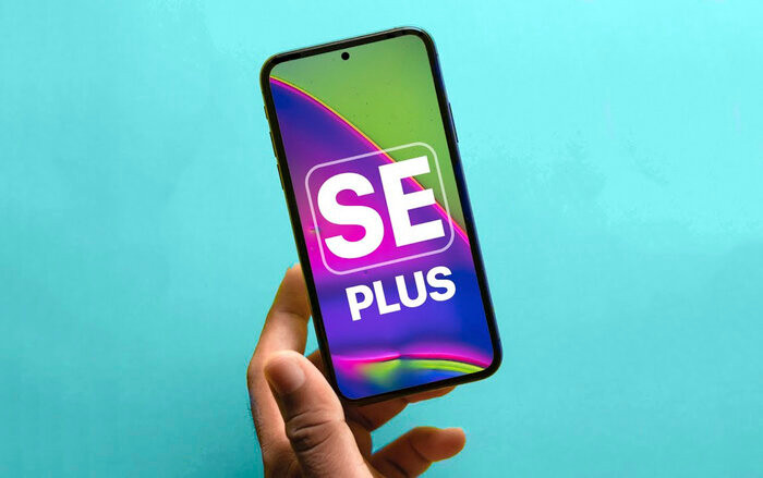 Theo ảnh chụp miếng dán bảo vệ có thể thấy thiết kế iPhone SE Plus 2020 khá giống các dòng iPhone Plus tiền nhiệm. Thiết bị sở hữu viền trên và viền dưới khá dày, cùng nút Home tích hợp cảm biến vân tay Touch ID được đặt bên dưới.