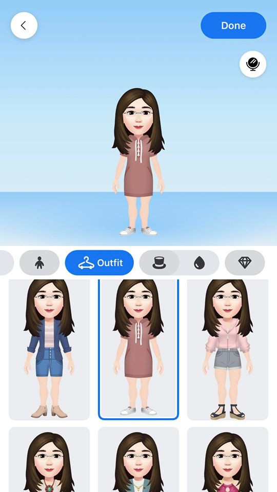 Tiếp đến, hãy lựa chọn dáng người, trang phục và thêm một số phụ kiện của cho nhãn dán của bạn trở nên thật lộng lẫy. Lưu ý rằng người dùng có nút bật camera trước, dùng để soi gương trong quá trình tạo hình.