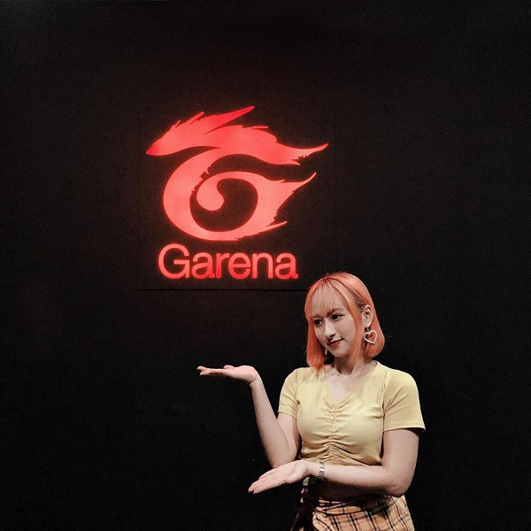 Dù theo đuổi phong cách năng động, trẻ trung hay dễ thương, có khi lại lột xác gợi cảm không ngờ, MewKiu cũng khiến người hâm mộ "điêu đứng".