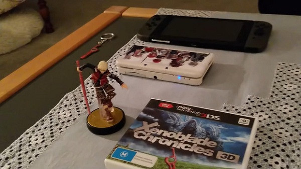 Ngoài Xenoblade Chronicles, bà cũng sở hữu nhiều bộ sưu tập của các tựa game khác cùng loạt mô hình, vật phẩm game đình đám.