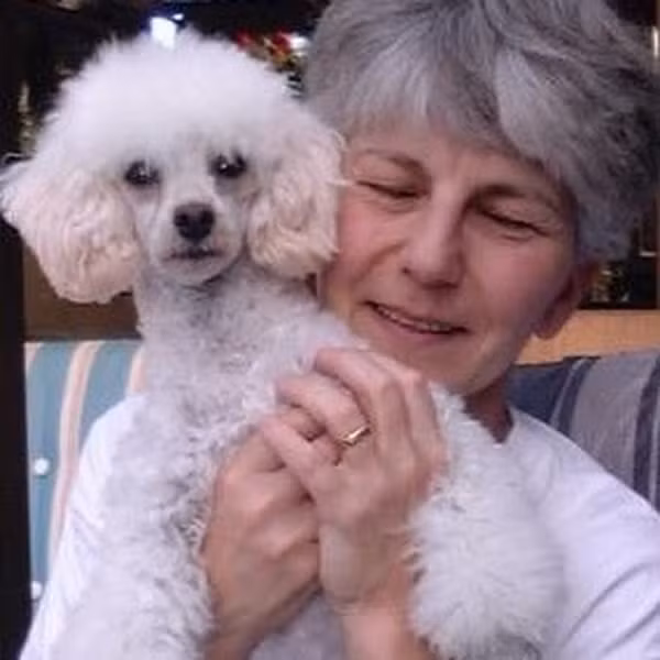 Nếu nghĩ sưu tầm game là sở thích chỉ của con trai hay những game thủ trẻ tuổi, thì ngay khi chứng kiến gia tài vật phẩm game của nữ Youtuber có nickname Britta Food4Dogs, bạn sẽ phải choáng ngợp vì độ ''khủng'' cũng như chịu chơi của bà.