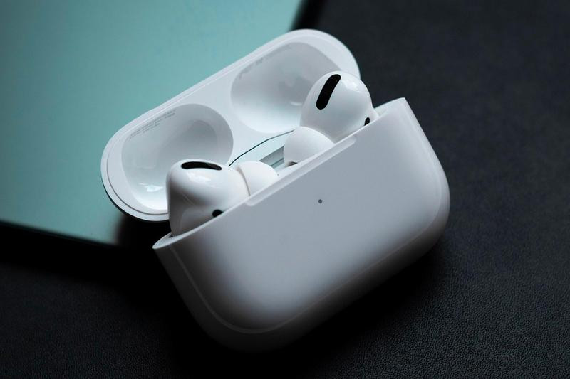 Trước đó, một số nguồn tin rò rỉ cho rằng AirPods 3 sẽ có kiểu thiết kế bảng mạch SiP (System-in-Package) thay vì công nghệ SMT hiện tại.