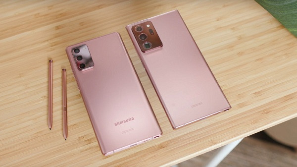 Bút S-Pen là phụ kiện đi kèm không thể thiếu khi nhắc đến dòng Samsung Galaxy Note. Năm nay, bút S-Pen trên Galaxy Note 20 cũng có nhiều cải tiến thú vị khiến người dùng mong mỏi từng ngày siêu phẩm ra mắt để được chính thức trên tay trải nghiệm.