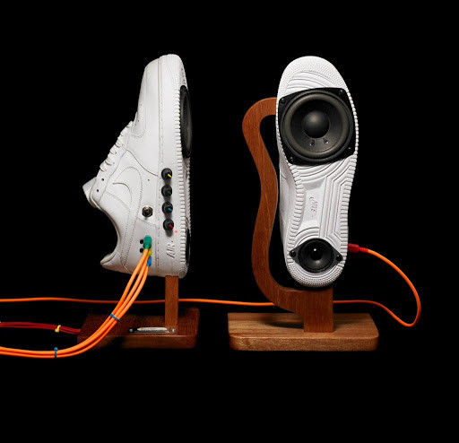 Nếu là một fan cuồng sneakers chính hiệu, hẳn nhiều người sẽ cực kỳ phấn khích khi thấy mẫu loa này.