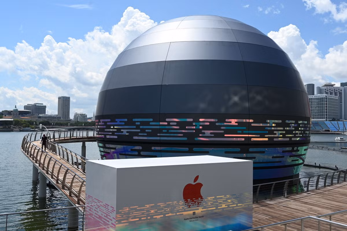 Ngày 24/8, Apple khẳng định sẽ khai trương Apple Store thứ ba ở Singapore mang tên gọi Apple Marina Bay Sands, mặc dù không nêu rõ ngày khai trương.