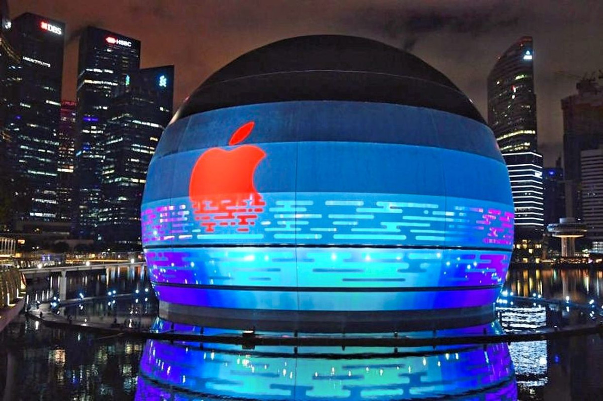 Bất chấp đại dịch COVID-19, Apple tuyên bố sắp mở cửa hàng thứ 3 tại Singapore. Điều đáng nói là Apple Store này sẽ được xây dựng trên mặt nước, chưa từng có tiền lệ trong lịch sử cửa hàng của Apple trên thế giới.