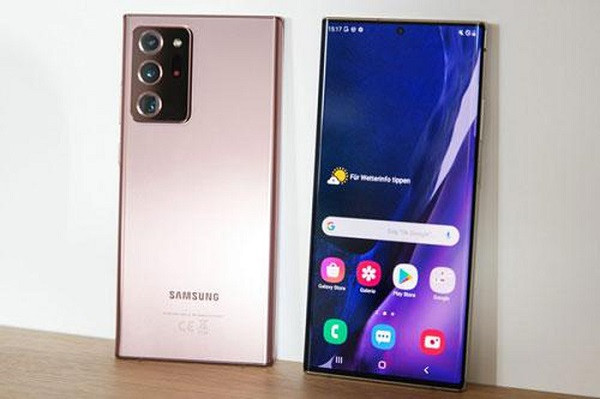 Note20 Ultra là smartphone đầu tiên trên thế giới được trang bị kính cường lực Gorilla Glass Victus cho hai mặt trước sau. Theo nhà sản xuất Corning, kính cường lực này bền bỉ đến mức có thể chịu được cú rơi từ độ cao 2 mét, cải thiện được khả năng kháng trầy xước, gấp đôi so với Gorilla Glass 6, gấp 6 lần so với những loại kính đối thủ.