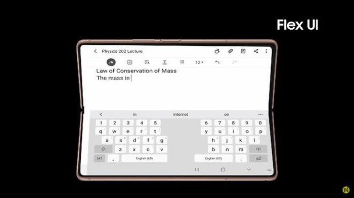 Với kích thước màn hình lớn, chiếc điện thoại nắp gập mới của Samsung còn mở ra không gian đa nhiệm cao cấp khi bạn có thể sử dụng 3 ứng dụng cùng lúc.