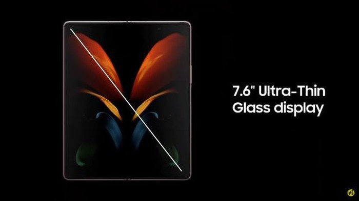 Giống như Z Flip và Z Flip 5G, Galaxy Z Fold2 5G thay tấm màn hình nhựa mỏng manh bằng loại kính siêu mỏng nên hứa hẹn có độ bền cao hơn Galaxy Fold.