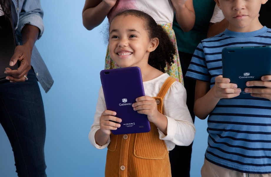 Máy tính bảng gồm 2 phiên bản màn hình 8 inch và 10 inch, đều sử dụng hệ điều hành Android 10 với giá 69 và 89 USD.