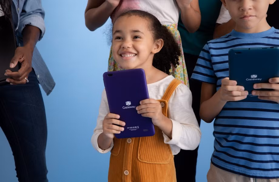 Máy tính bảng gồm 2 phiên bản màn hình 8 inch và 10 inch, đều sử dụng hệ điều hành Android 10 với giá 69 và 89 USD.