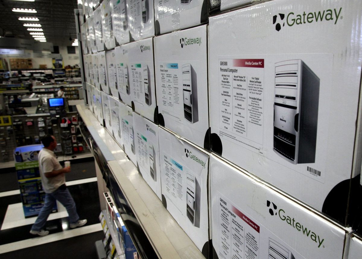 Giám đốc kinh doanh cấp cao tại Walmart, Nicole Qaqundah đã hào hứng hé lộ về dòng sản phẩm công nghệ mới từ Gateway bao gồm laptop và máy tính bảng chỉ có sẵn tại nhà bán lẻ Hoa Kỳ. Đồng thời chia sẻ thêm về những nâng cấp đáng chú ý trên dòng sản phẩm mới, không quên dành tặng những lời có cánh.