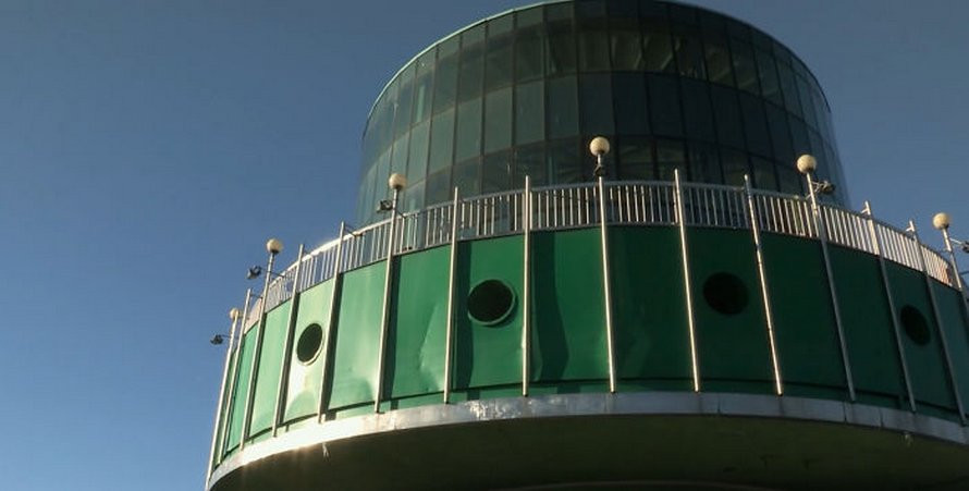 Tuy nhiên, câu chuyện thú vị về hệ thống quản lý chất lượng nước độc đáo nhờ sinh vật biển tại thành phố Poznań xinh đẹp phía tây Ba Lan đang khiến cả thế giới quan tâm. Nhà máy xử lý nước Dębiec là nơi chứa đựng một trong những bí mật thú vị và kỳ quặc nhất này.