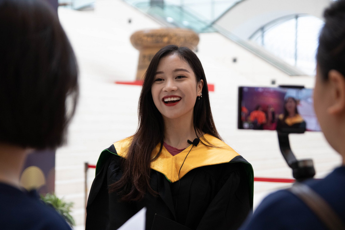 iện tại, Nắng thường làm caster cho giải đấu PUBG Mobile custom hàng tuần.