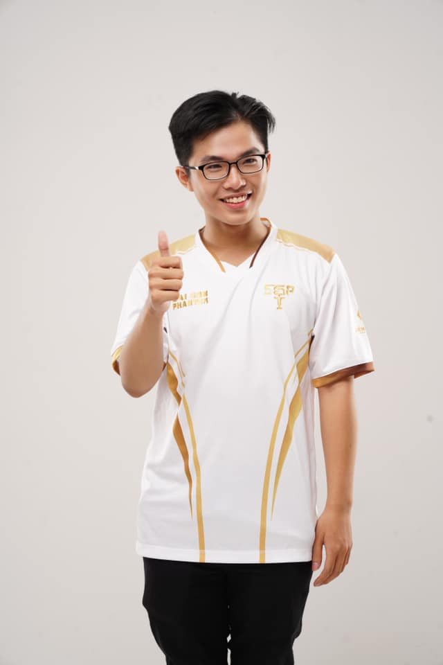 Không chỉ đánh cùng bạn bè và các fan, Lai Bâng cũng thường xuyên giao lưu cũng như đối đầu với những tuyển thủ chuyên nghiệp như Xuân Bách, Bé Trung…, streamer có tiếng khác và được đánh giá rất cao.