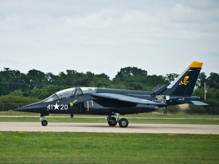 Trong khi đó bộ đôi đồng sáng lập Google Sergey Brin và Larry Page đầu tư khá nhiều vào dàn phi cơ riêng thông qua công ty Blue City Holdings. Boeing 767-200 là chiếc máy bay đầu tiên của cặp đôi này, sau đó ''độ'' thành một phi cơ cá nhân có thể chuyên chở 50 người.