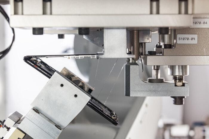 Theo Apple, có 14 vật liệu trong iPhone có thể tái chế hoàn toàn, trong đó có nhiều vật liệu quan trọng và nhiều tác động đến môi trường như nhựa hay lithium.