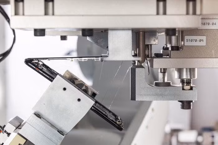 Theo Apple, có 14 vật liệu trong iPhone có thể tái chế hoàn toàn, trong đó có nhiều vật liệu quan trọng và nhiều tác động đến môi trường như nhựa hay lithium.