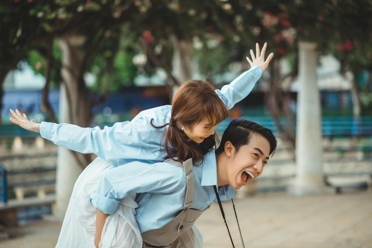 Chuyện tình ''chị-em'' nổi tiếng làng streamer Việt kết thúc viên mãn với một đám cưới không thể nào hoành tráng hơn.