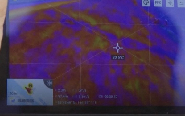 Thiết bị dự đoán lũ lụt của các ông lớn công nghệ Trung Quốc như Alibaba dự đoán được chi tiết mực nước dựa trên dữ liệu về thời tiết, địa chất học, mô phỏng thời gian thực về đường rút nước.