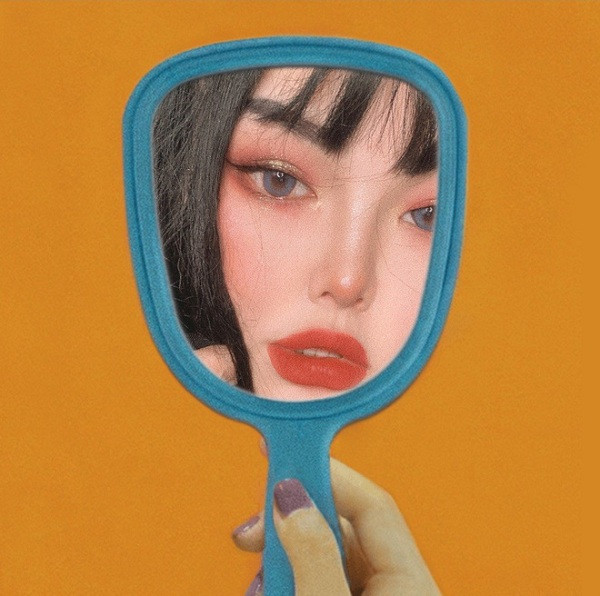  Hotgirl triệu view trên TikTok này ''đốn tin'' không ít các đấng mày râu bởi vẻ đẹp lạnh lùng, sắc sảo, có chút badgirl cá tính.