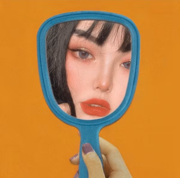  Hotgirl triệu view trên TikTok này ''đốn tin'' không ít các đấng mày râu bởi vẻ đẹp lạnh lùng, sắc sảo, có chút badgirl cá tính.