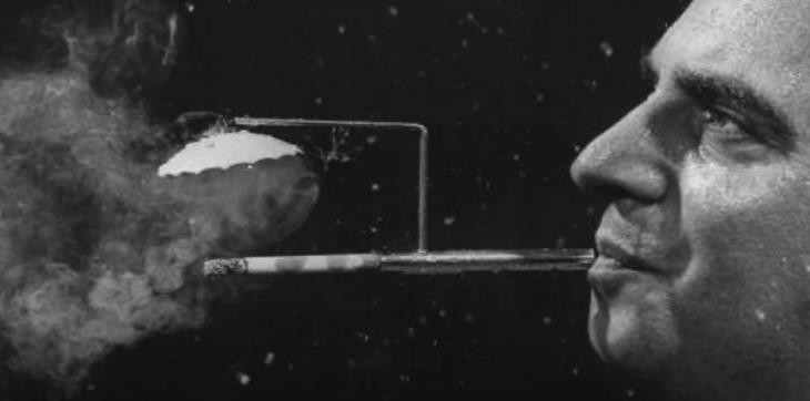 Ô che thuốc lá được phát minh vào năm 1931 có lẽ là một trong những phát minh thảm họa nhất của nhân loại, hoạt động với cơ chế: Chiếc ô che mưa cho điếu thuốc và một chiếc ống hút sẽ hút hết hơi ẩm dư thừa.