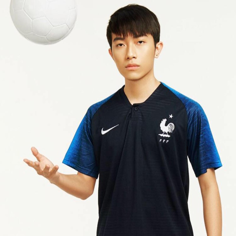 Với 941 videos được đăng tải và đạt tổng lượt xem khủng 2,5 tỷ, Cris Phạn từng thừa nhận anh kiếm tới nửa tỷ đồng/tháng tử kênh Youtube của mình, đến nay con số này có lẽ còn nhiều hơn thế.