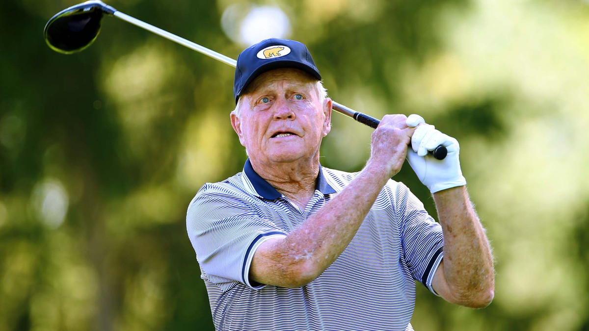 Người hâm mộ gọi Jack Nicklaus là ''Gấu Vàng'' với loạt giải thưởng khủng mà ông giành được qua các giải đấu: 18 chức vô địch lớn, trong đó 73 trận thắng PGA Tour. Ngoài chơi golf, ông còn tham gia thiết kế sân golf, viết vài cuốn sách và sở hữu tài sản 320 triệu USD.