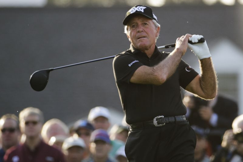 Ông đã giành nhiều giải thưởng lớn, từng là đại sứ quốc tế cho các thế hệ thể thao. Tay golf tuyệt vời này cũng sở hữu một công ty thiết kế sân golf, công ty bất động sản và đầu tư cho giáo dục.