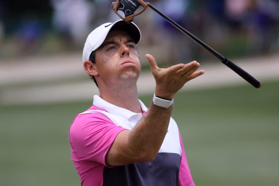 Nhân vật cuối cùng lọt top những tay golf kiếm nghìn tỷ là Rory McIlroy - golfer đã quá ''nhẵn mặt'' tại PGA cũng như European Tours. Anh trở thành đại diện thương hiệu cho Nike từ năm 2013 với doanh thu 10-20 triệu USD mỗi năm.