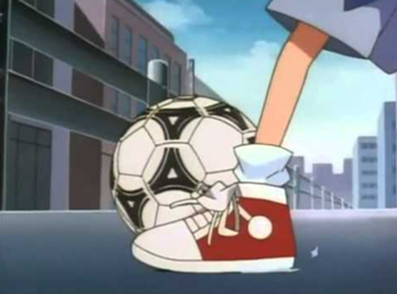 Thực tế, món phụ kiện này của Conan đã bước ra đời thực. Bằng chứng là các hãng sản xuất giày thế thao đã nghiên cứu và cho ra nhiều mẫu giày với thiết kế và chất liệu được cho là có thể trợ lực tối đa cho người dùng.