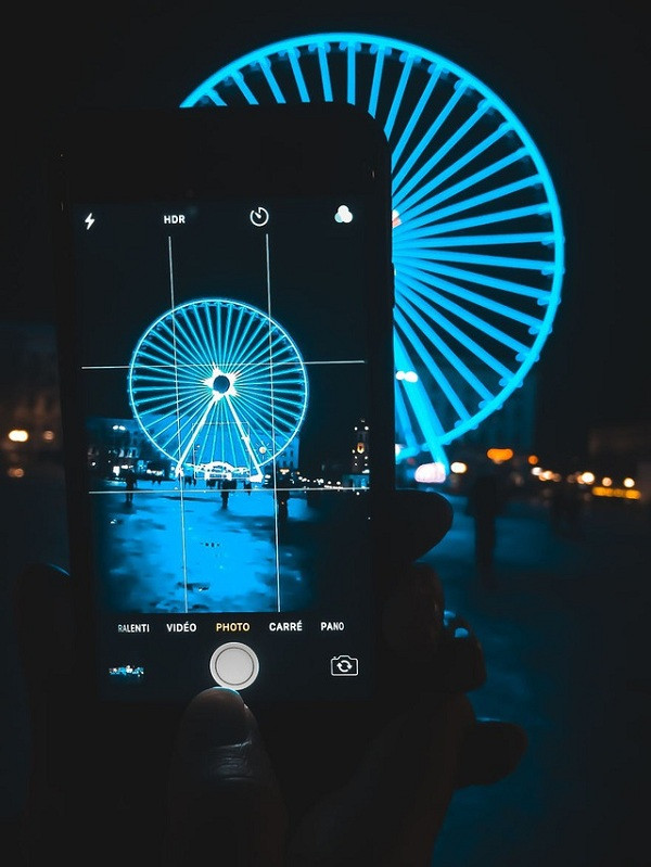 Có thể thấy so với việc sở hữu một thiết bị chụp đắt tiền, thì rõ ràng góc nhìn nghệ thuật và kinh nghiệm của người chụp quan trọng hơn rất nhiều.