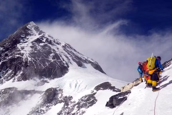 Thực chất, từ năm 2010, Ncell đã cung cấp kết nối 3G tại đây. Sau đó, kết nối được nâng cấp thành kết nối 4G với chất lượng tốt hơn.