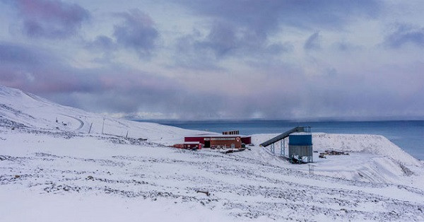 Đây là kết nối không dây đầu tiên được thực hiện rại đây. Ngoài ra, một mạng LAN cũng được kết nối với công nghệ Intel Centrino trên 4 chiếc laptop.