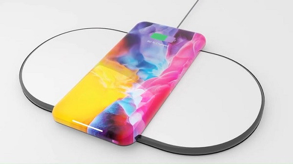 Video còn cho thấy một sản phẩm tưởng như đã được Apple "đưa vào quên lãng" là đế sạc không dây AirPower. Thời gian gần đây, leaker Jon Prosser đã tiết lộ rằng, Apple dường như đã giải quyết được vướng mắc lớn nhất có trên AirPower mà công ty phải khai tử trước đó.