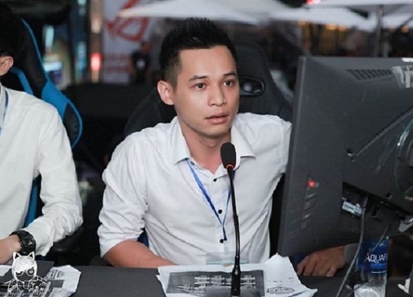 Trong chuyến về Cao Bằng ăn Tết tại tư gia năm 2019, Độ Mixi đã đăng đàn khoe xế hộp mang biển số "cực gắt" khiến những fan hâm mộ của anh được dịp trầm trồ. Được biết, chiếc Mazda CX5 của anh có giá lăn bánh cũng phải ở mức trên 1 tỷ đồng.