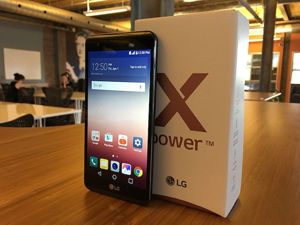 X Power là cái tên duy nhất của LG có mặt trong danh sách này. Dựa vào bài test lướt web ở độ sáng 200 nit, điện thoại này có thể dùng được trong 15 giờ 18 phút.
