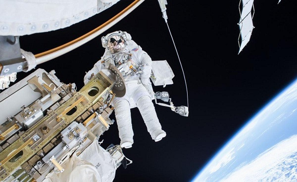 Những công ty như Blue Origin của Jeff Bezos hay SpaceX của Elon Musk tuyên bố sẽ đưa con người lên không gian trước năm 2050. Tuy nhiên, đây có thể là trải nghiệm chỉ dành cho giới nhà giàu.