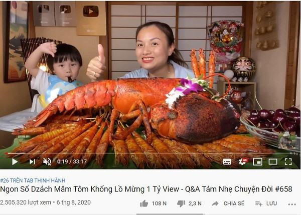 Gần đây, Quỳnh Trần JP tung video ăn mừng thành tích khủng mới cùng bé Sa, khi kênh Youtube Quỳnh Trần JP - Cuộc sống ở Nhật chính thức cán mốc 1 tỷ lượt xem video trên toàn kênh. Cùng với con số "siêu to khổng lồ" mà bất cứ Youtuber nào cũng ao ước đó, hiện kênh này cũng đã đạt 3,29 triệu người đăng ký.