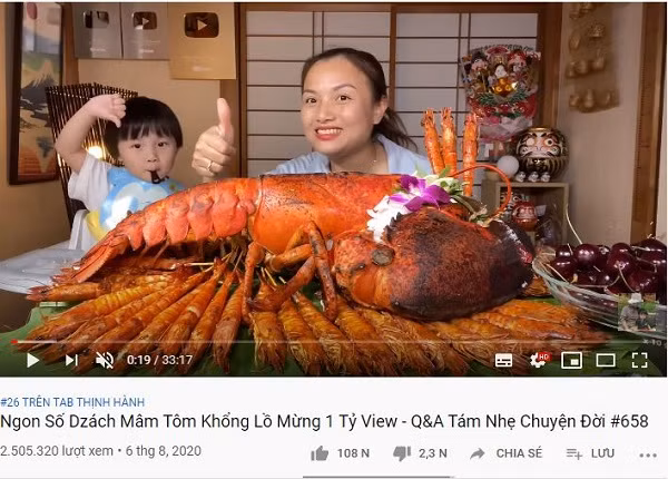 Gần đây, Quỳnh Trần JP tung video ăn mừng thành tích khủng mới cùng bé Sa, khi kênh Youtube Quỳnh Trần JP - Cuộc sống ở Nhật chính thức cán mốc 1 tỷ lượt xem video trên toàn kênh. Cùng với con số "siêu to khổng lồ" mà bất cứ Youtuber nào cũng ao ước đó, hiện kênh này cũng đã đạt 3,29 triệu người đăng ký.