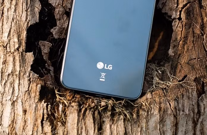 Giống với một số thiết bị màn hình gập hoặc kép có ở hiện tại, mẫu smartphone màn hình xoay LG Wing 5G này dự kiến sẽ được bán với số lượng hạn chế.