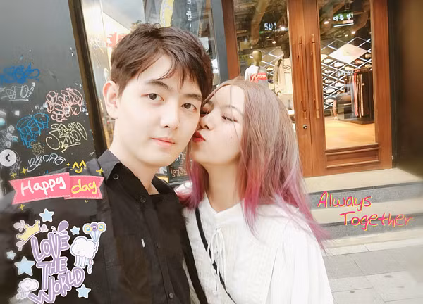 Sau đó bên phía Phi Kim Long đã có những lời lẽ không mấy hay ho về MisThy. Ohsusu cũng đã vì bênh Phi Kim Long mà "cạch mặt" cả hội chị em. Tưởng rằng chuyện tình của họ rồi sẽ bền vững sau những biến cố thì bất ngờ sau một thời gian, dân mạng lại phát hiện ra rằng cặp đôi này đã không còn bên nhau.