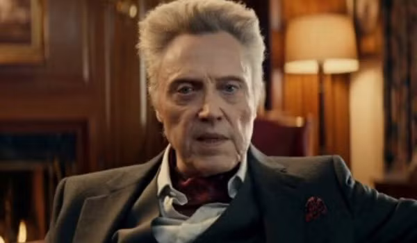 Christopher Walken - siêu sao Hollywood từng gây bất ngờ khi không sở hữu máy tính và điện thoại di động. Vợ của Christopher từng chia sẻ, nam diễn viên không muốn ''tự làm khổ mình'' bằng cách tìm kiếm hình ảnh và tên tuổi mình trên internet.