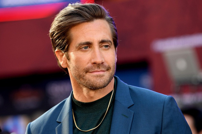 Jake Gyllenhaal- Tình cũ của Taylor Swift không giấu nổi sự thất vọng và buồn bã khi mọi người chỉ quan tâm tới điện thoại của họ mà không chú ý tới những người xung quanh. Bởi vậy, dù có sử dụng công nghệ nhưng có lẽ rất lâu sau người ta mới thấy những bức hình tự sướng trên trang cá nhân của anh.