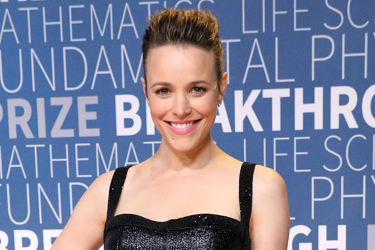 Cách đây vài năm, mỹ nhân đình đám của About Time - Rachel McAdams thậm chí không biết dùng email và chỉ theo dõi tình hình thế giới qua đài phát thanh. Cô bị nhiều người cho là quá lạc hậu trong thời điểm công nghệ và internet đang cực kỳ phát triển như hiện nay.