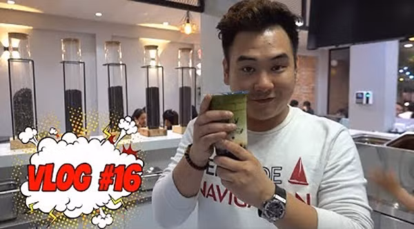 Được mệnh danh là ''streamer giàu nhất Việt Nam'' nhờ gia thế cực khủng, nhưng không vì thế mà Xemesis ngừng phấn đấu.